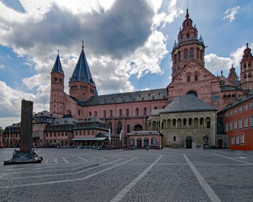 mainz-cathedral-2352959_1920